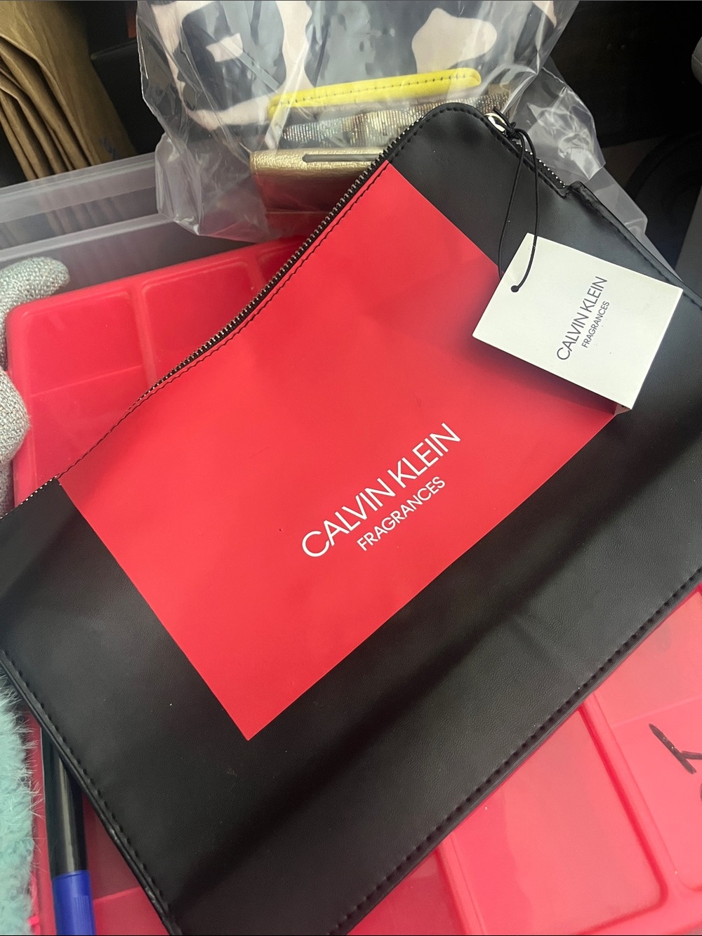 Calvin Klein Black and Red Zip Toiletry Pouch BNWT Classic and Sleek #c24